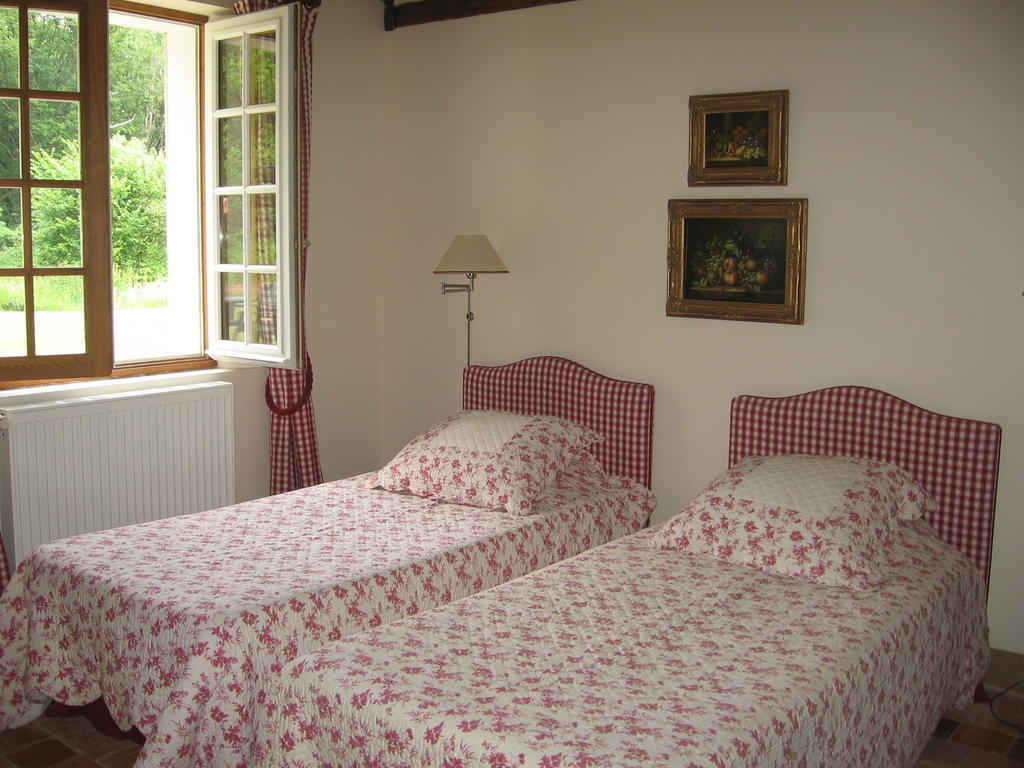Les Vieux Guays Bed & Breakfast Cerdon  Rom bilde