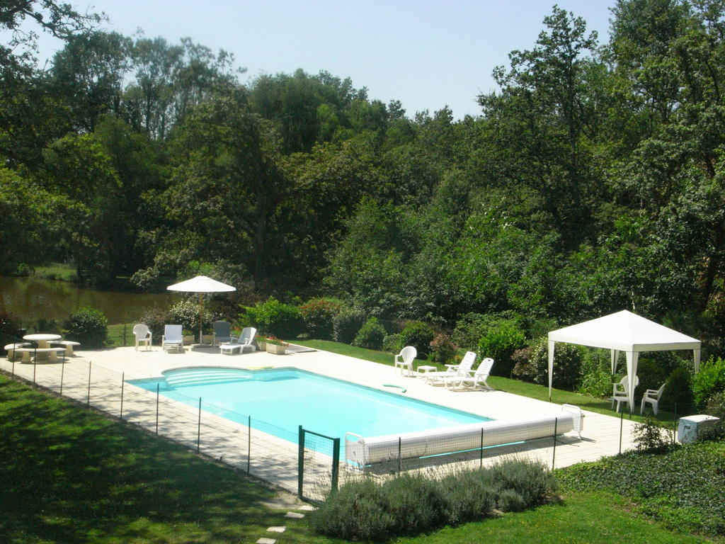 Les Vieux Guays Bed & Breakfast Cerdon  Eksteriør bilde